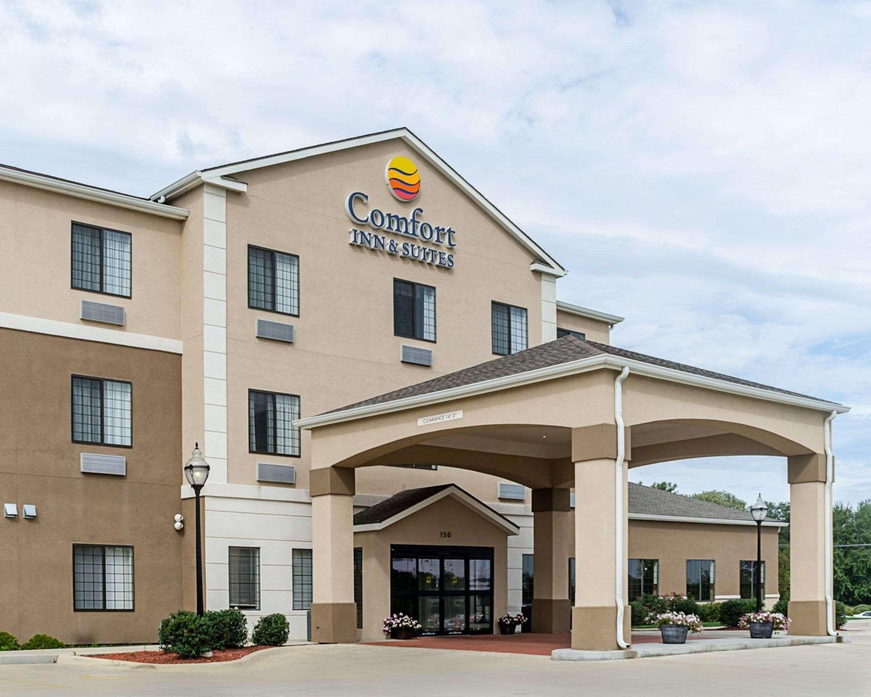 Comfort Inn & Suites Lawrence - University Area Екстериор снимка