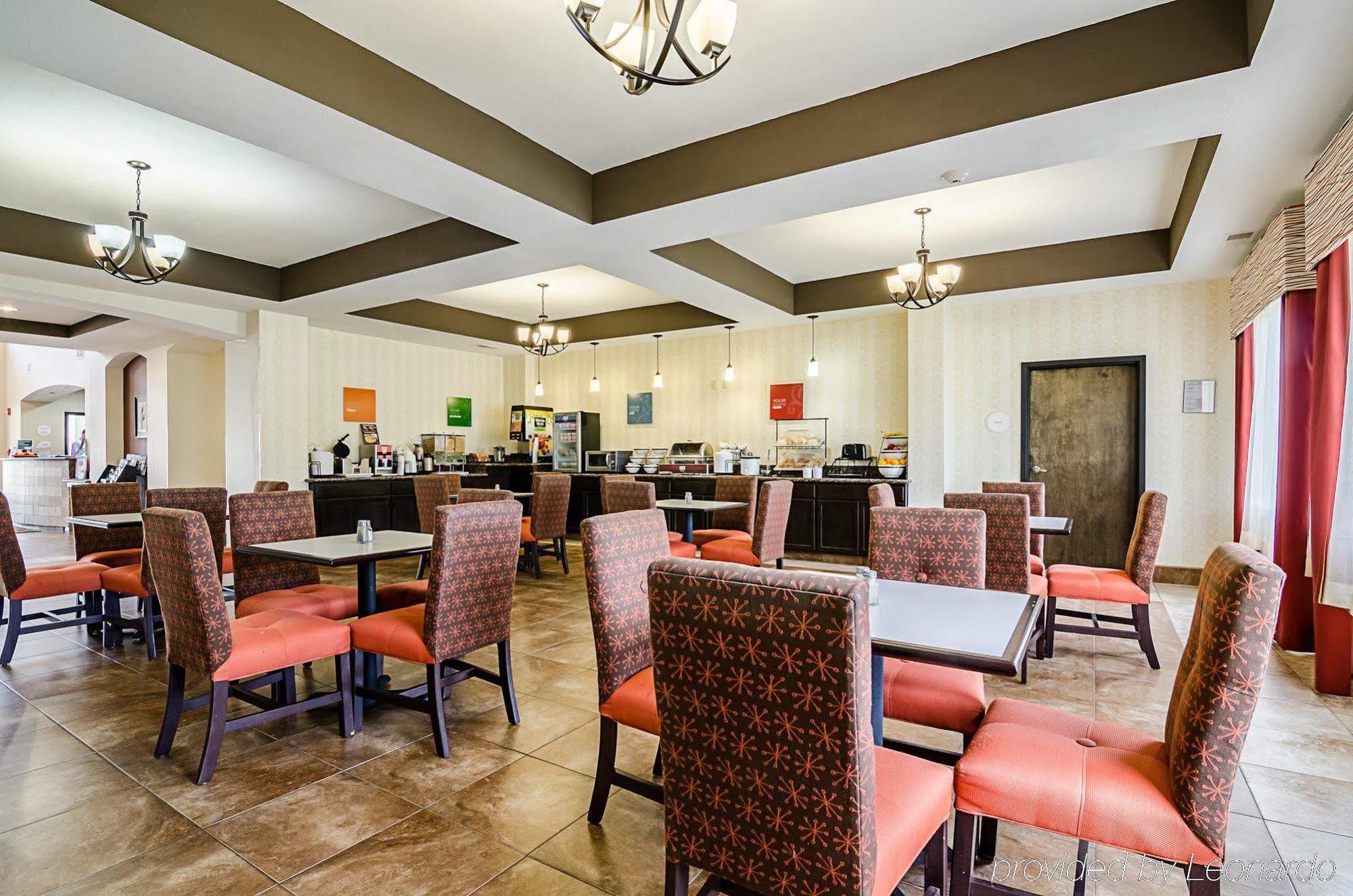Comfort Inn & Suites Lawrence - University Area Екстериор снимка